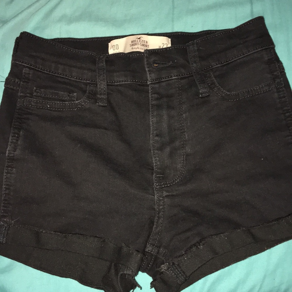 Black hollister high waisted shorts